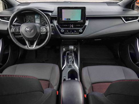 Used 2025 Toyota Corolla SE image 11