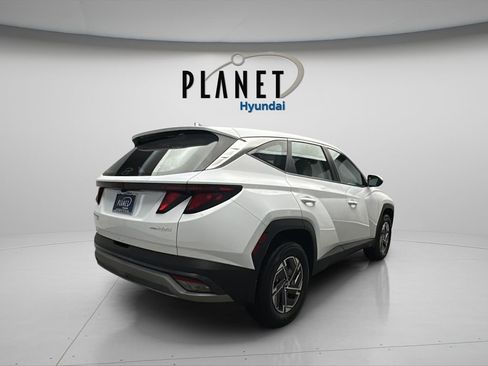 New 2026 Hyundai Tucson Blue SE image 7