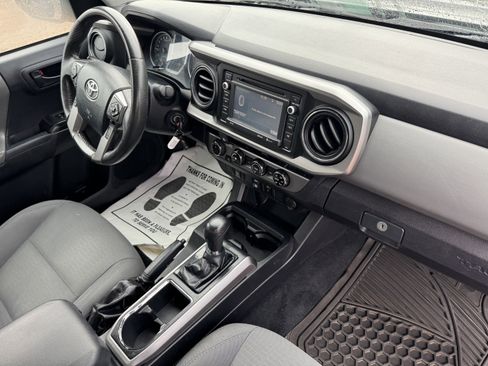 Certified 2018 Toyota Tacoma SR5 AWD/4WD image 19