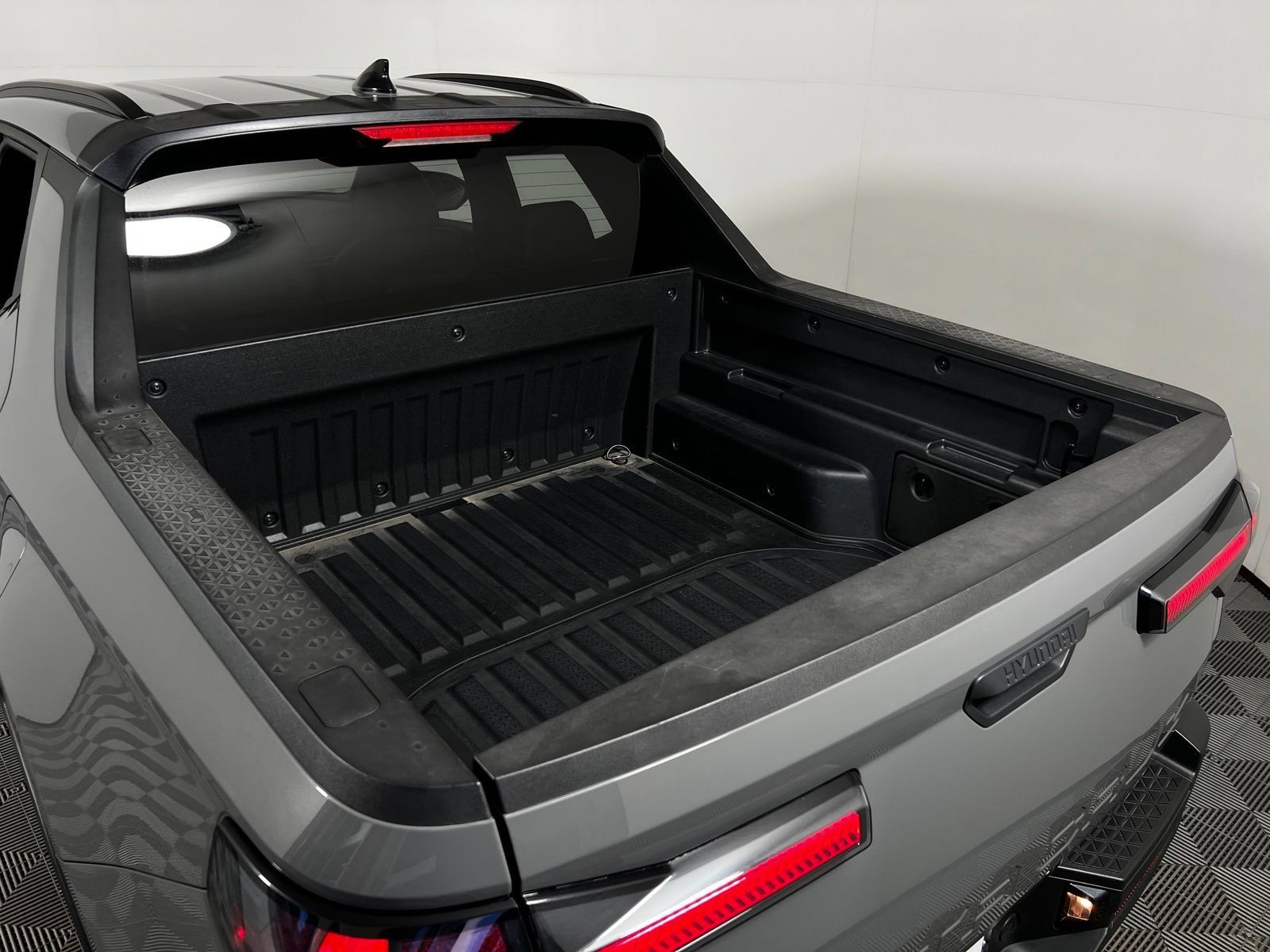 Used 2025 Hyundai Santa Cruz SEL FWD image 25