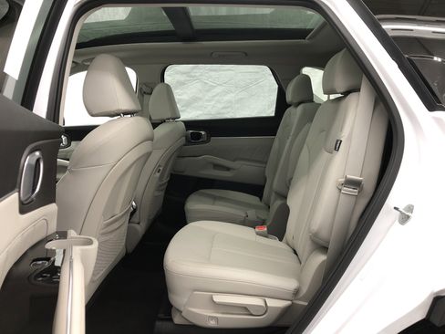 Certified 2024 Kia Sorento SX image 13