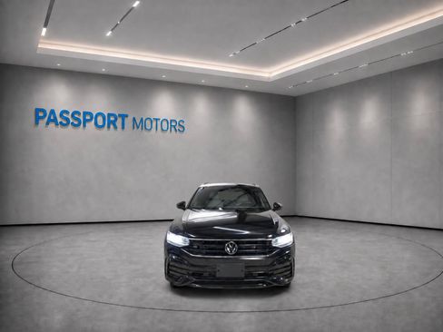 Used 2023 Volkswagen Tiguan SE R-Line FWD image 1