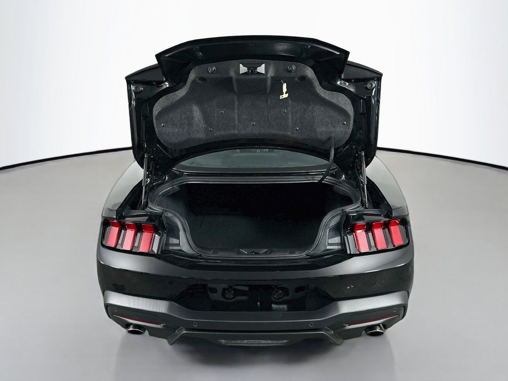Used 2026 Ford Mustang Coupe RWD image 29