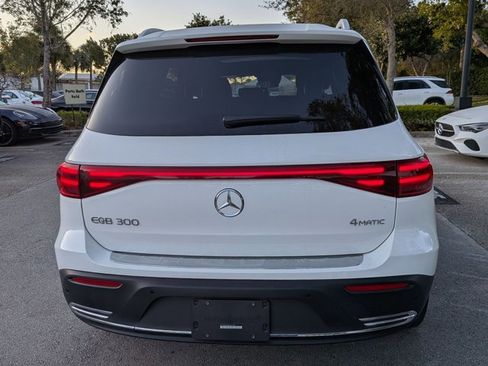 Used 2024 Mercedes-Benz EQB 300 4MATIC image 6
