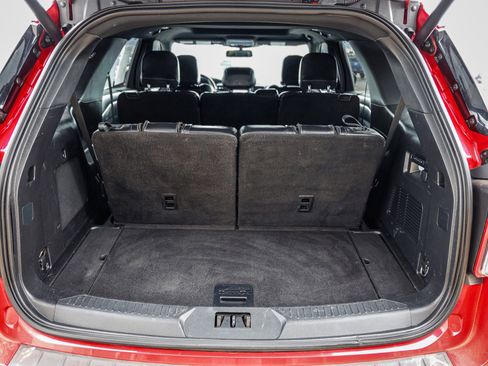 Certified 2020 Ford Explorer ST w/ ST Street Pack image 8