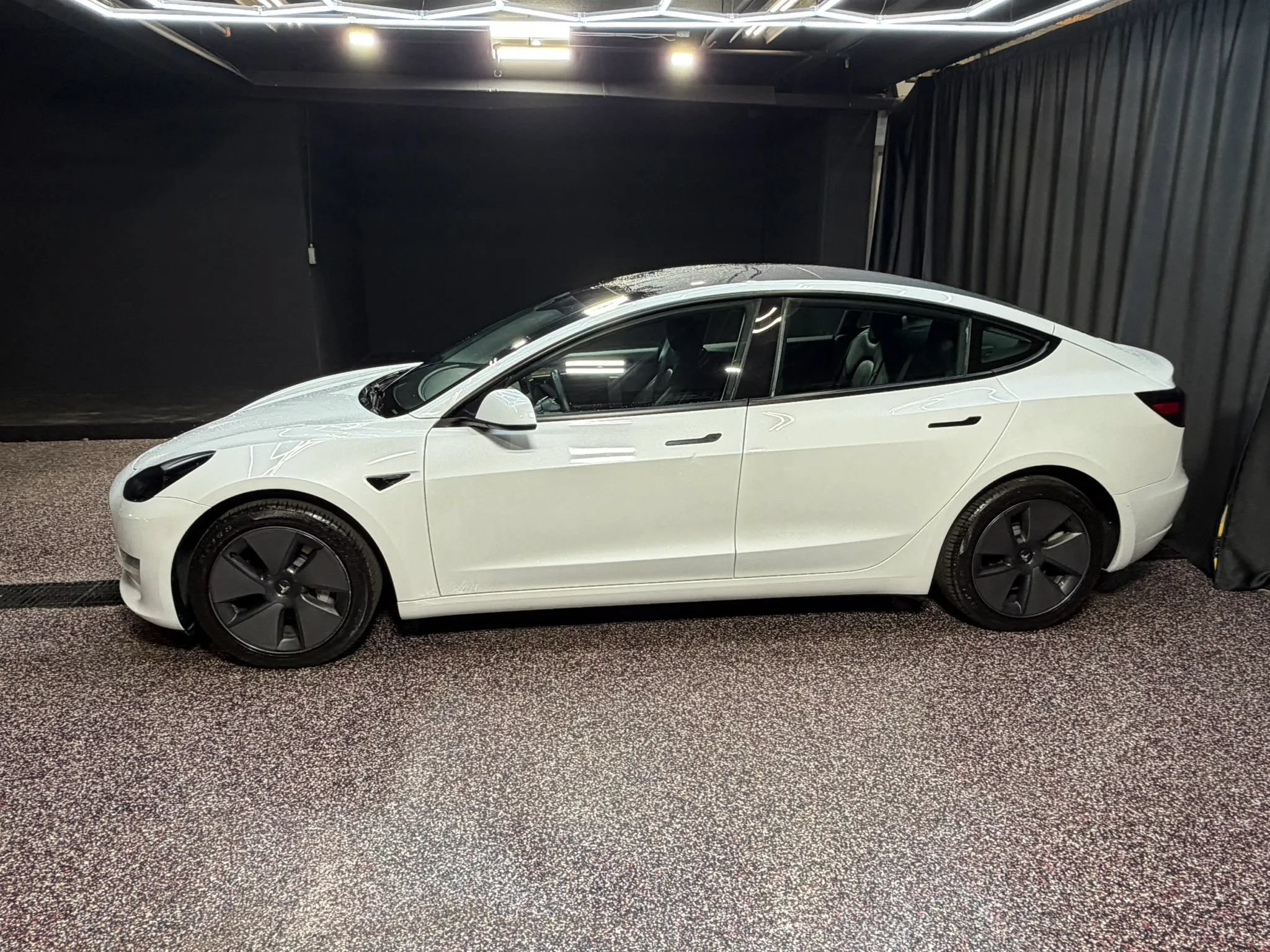 Used 2023 Tesla Model 3 Standard Range RWD image 4