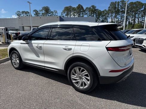 Used 2022 Lincoln Corsair FWD image 11