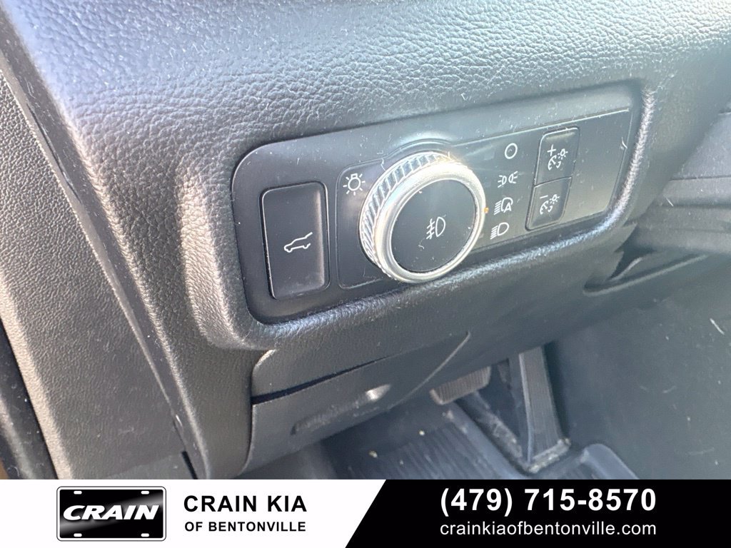 Used 2022 Ford Explorer XLT w/ Equipment Group 202A AWD/4WD image 8