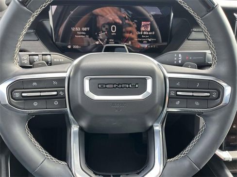 Used 2024 GMC Acadia Denali w/ Super Cruise Package image 22