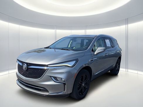 Used 2023 Buick Enclave Essence w/ Experience Buick Package FWD image 8
