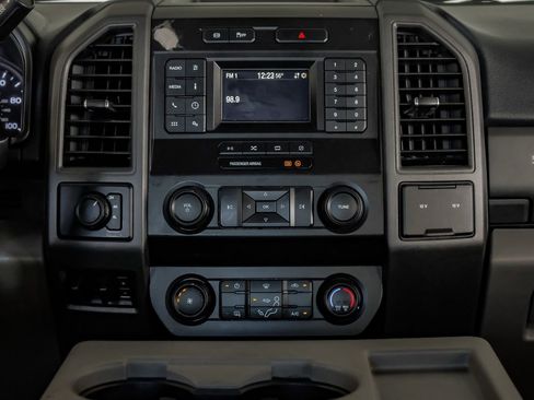 Used 2021 Ford F550 4x4 Crew Cab Super Duty w/ Power Equipment Group image 22