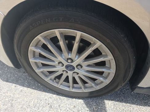Used 2013 Ford C-MAX SE FWD image 26