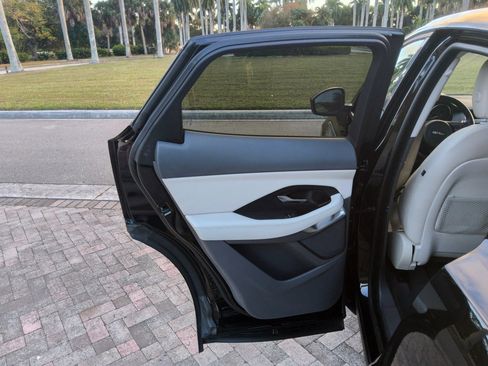 Used 2018 Jaguar E-PACE S image 23