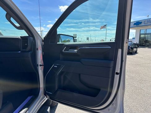 Certified 2026 Chevrolet Silverado 1500 Custom Trail Boss w/ LPO, Dark Essentials Package AWD/4WD image 15