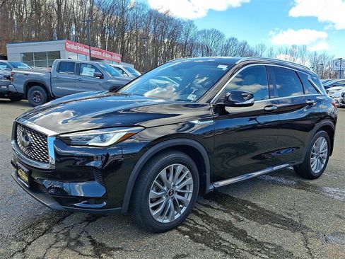 Used 2023 INFINITI QX50 Luxe image 3
