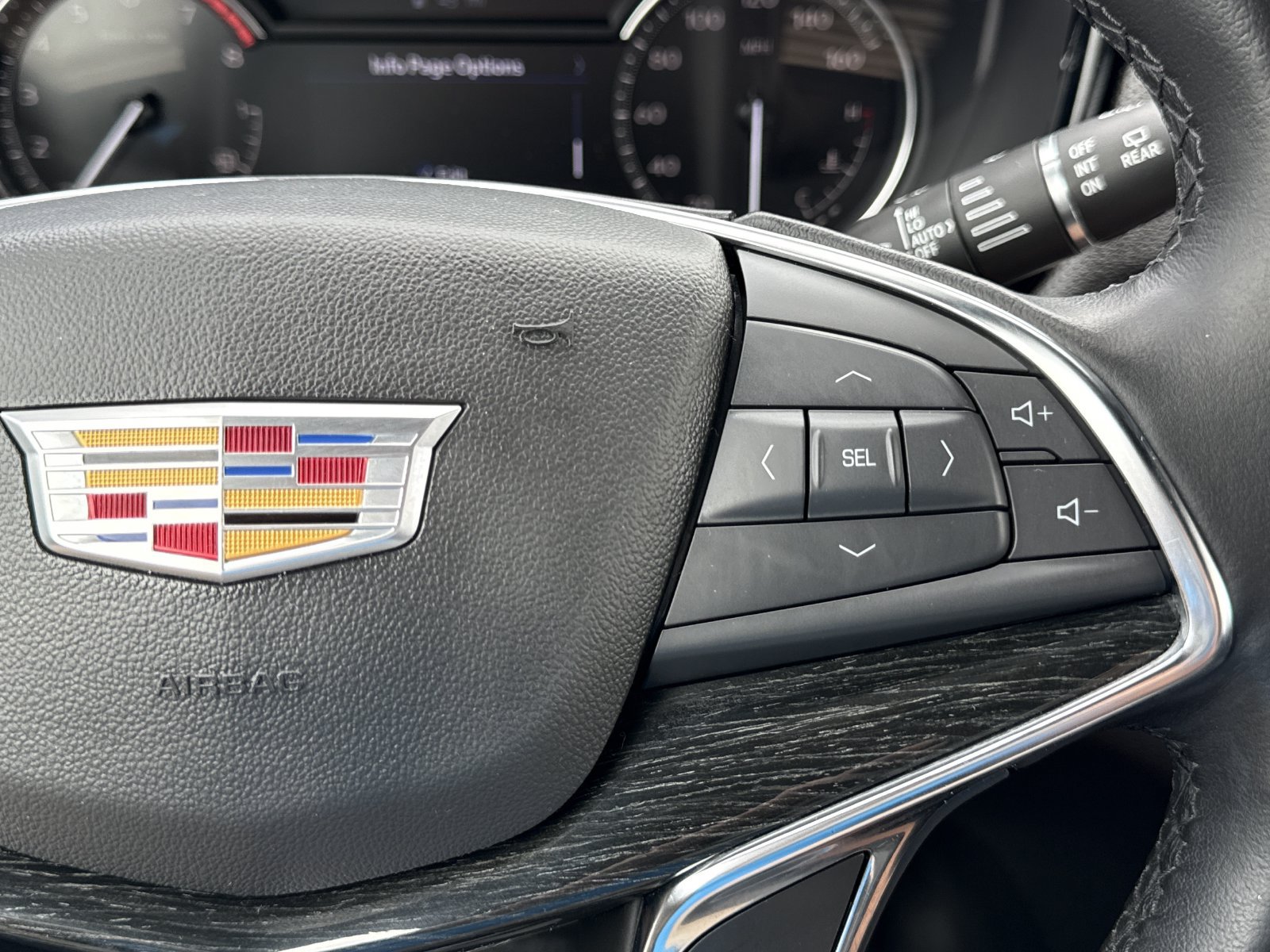 Used 2021 Cadillac XT5 Premium Luxury FWD image 17