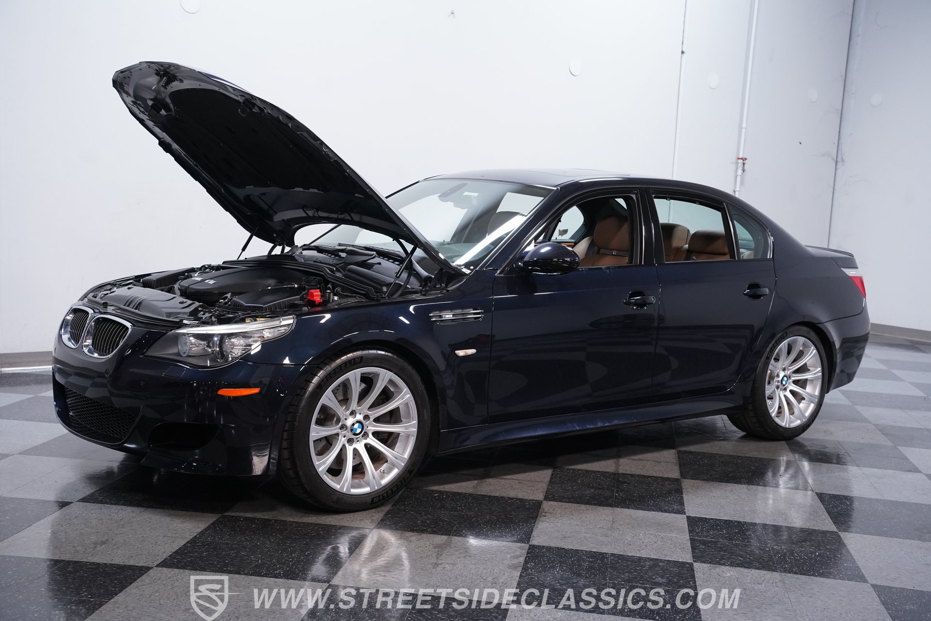 Used 2010 BMW M5 RWD image 25