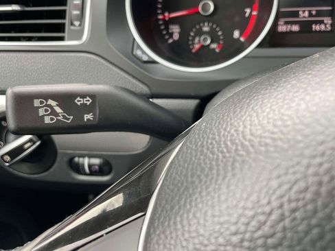 Used 2017 Volkswagen Jetta SE image 23