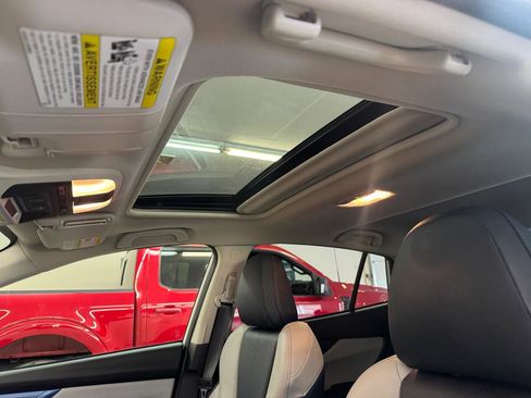 Used 2023 Subaru Crosstrek Hybrid w/ Moonroof Package w/Navigation image 17