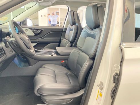 New 2026 Lincoln Aviator Reserve AWD/4WD image 23