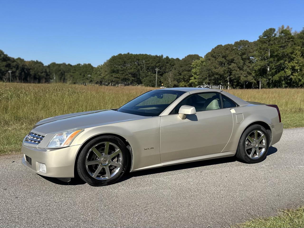 Used 2006 Cadillac XLR RWD image 8