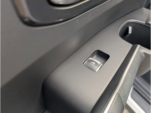 New 2025 Kia Sorento LX image 12