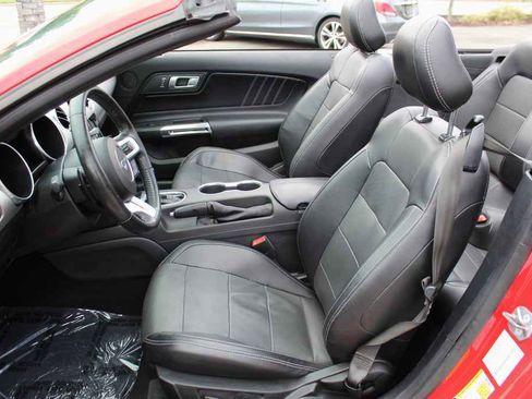 Used 2020 Ford Mustang Premium RWD image 31
