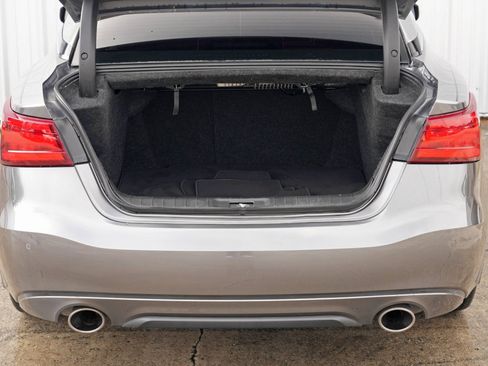 Used 2018 Nissan Maxima Platinum image 9