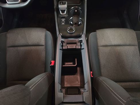 Used 2025 Nissan Rogue SV image 12