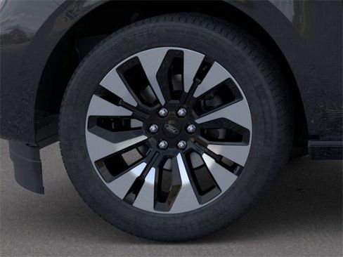 New 2025 Ford Expedition Platinum w/ Driver's Package image 19