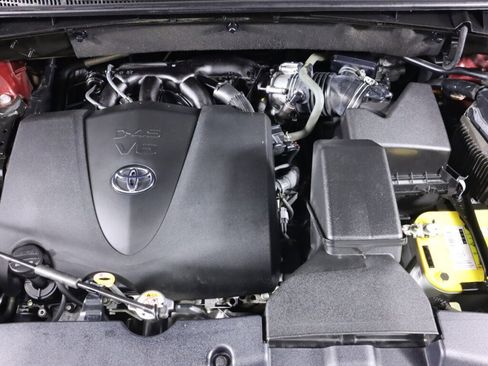 Used 2019 Toyota Highlander XLE FWD image 44