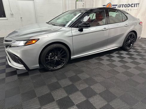 Used 2024 Toyota Camry XSE FWD image 5