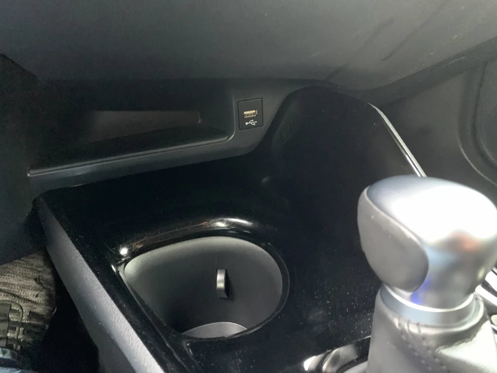 Used 2020 Toyota C-HR XLE FWD image 18