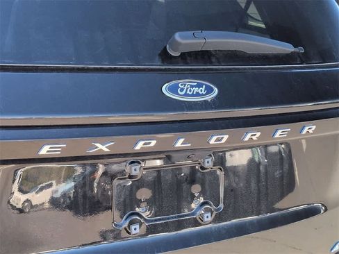 New 2025 Ford Explorer Active w/ Active Comfort Package image 13