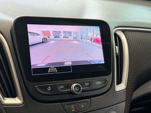 Used 2023 Chevrolet Malibu LT FWD image 19