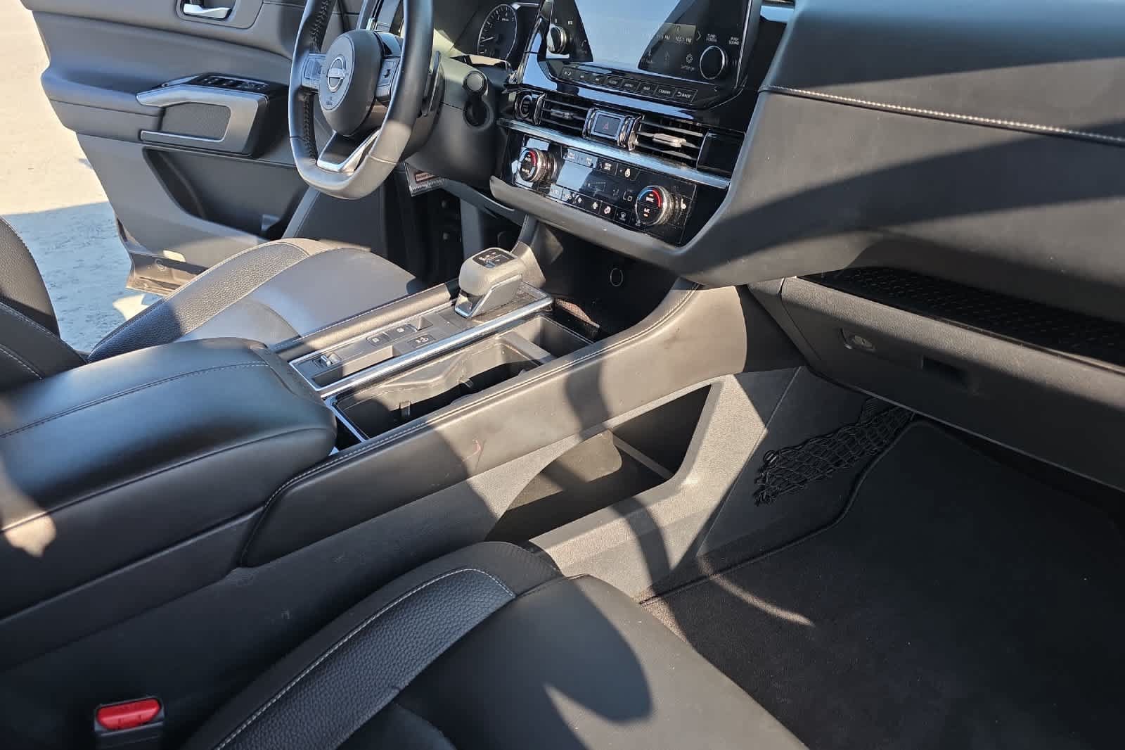 Used 2022 Nissan Pathfinder SL w/ Cargo Package FWD image 18