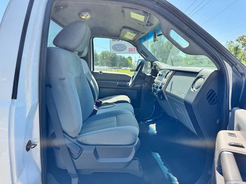 Used 2011 Ford F550 4x4 Regular Cab Super Duty w/ Payload Upgrade Pkg image 21
