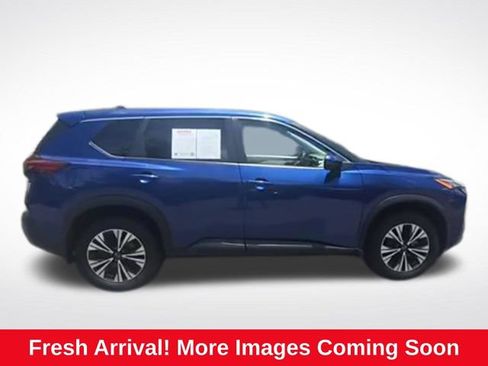 Used 2022 Nissan Rogue SV FWD image 1