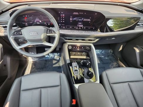 Used 2025 Audi Q5 Premium Plus AWD/4WD image 24