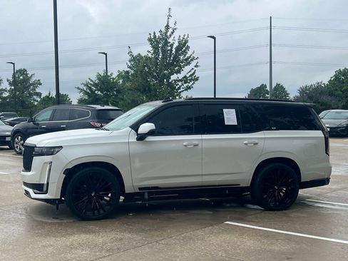 Used 2022 Cadillac Escalade Sport Platinum w/ LPO, ONYX Package AWD/4WD image 6