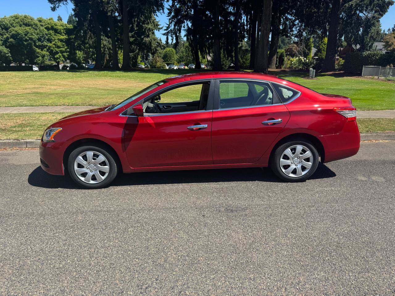 Used 2014 Nissan Sentra S FWD image 2
