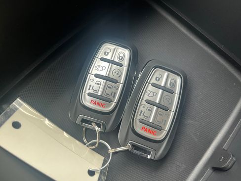 New 2026 Chrysler Pacifica Select image 20