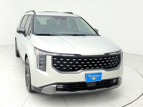 Used 2025 Kia Carnival SX Prestige image 9