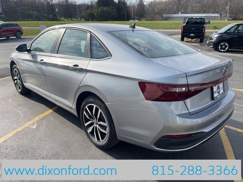 New 2025 Volkswagen Jetta SE image 5