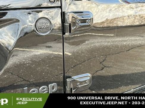 Used 2021 Jeep Wrangler Unlimited Sahara image 8