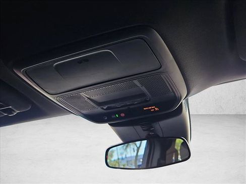 Certified 2024 Chevrolet Traverse LT FWD image 21