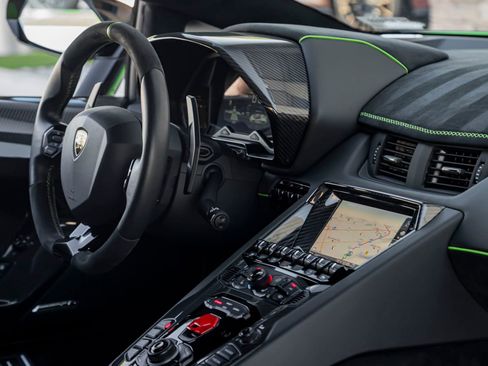 Used 2020 Lamborghini Aventador SVJ image 28