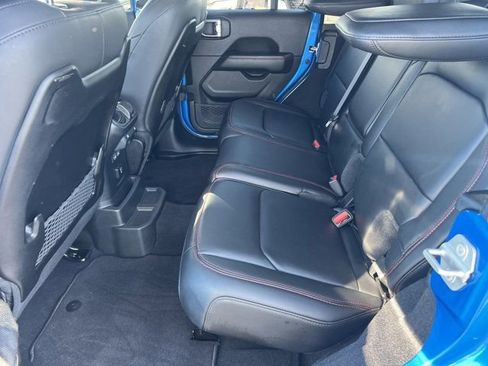 Used 2024 Jeep Wrangler Unlimited Rubicon image 25