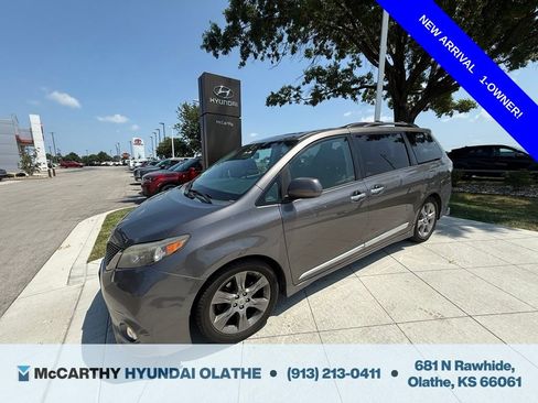 Used 2014 Toyota Sienna SE w/ SE Premium Package w/Entune FWD image 1