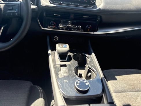 Used 2022 Nissan Rogue SV AWD/4WD image 14